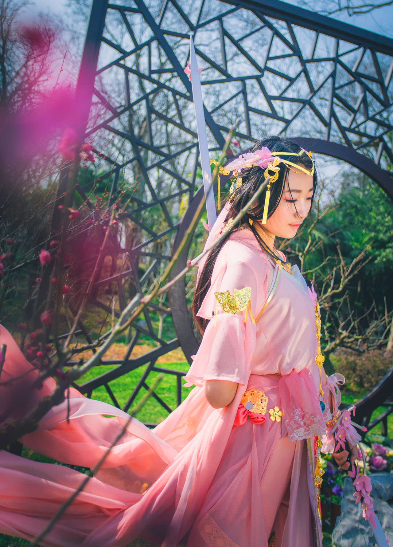 剑网三雪河秀姐cosplay昔有佳人公孙氏一曲剑舞动四方