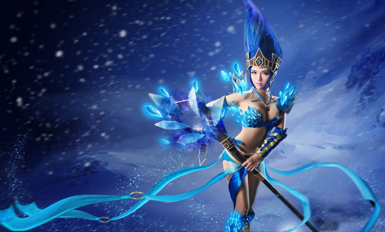 英雄联盟寒冰女皇迦娜cosplay