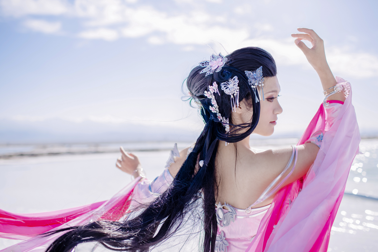 剑网三七秀秦风秀姐cosplay