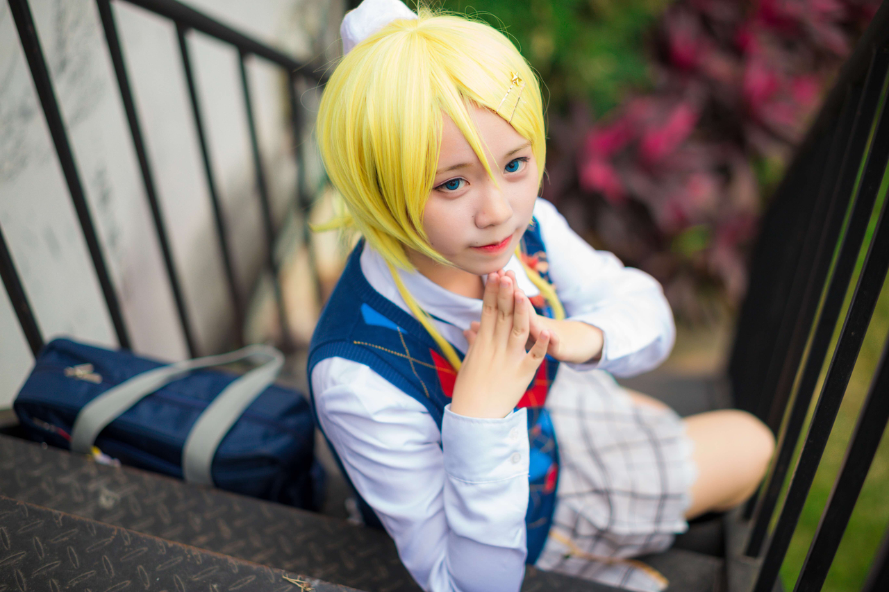 lovelive星座未觉醒绚濑绘里cosplay