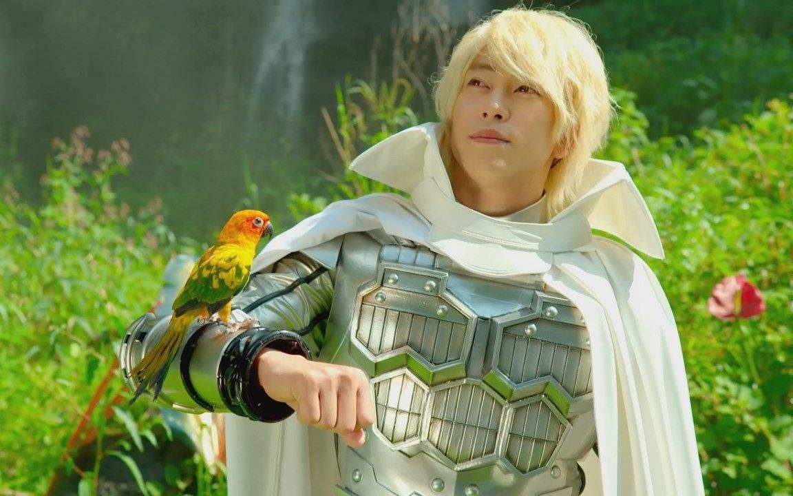 黑神斗真是假面骑士agito当中的最大boss,设定上就是他创造了世界的