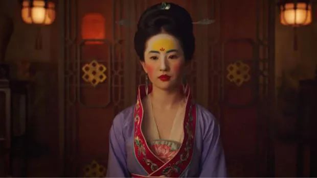 花木兰日版海报曝光，镜子内外两个世界，木须龙真的变凤凰了