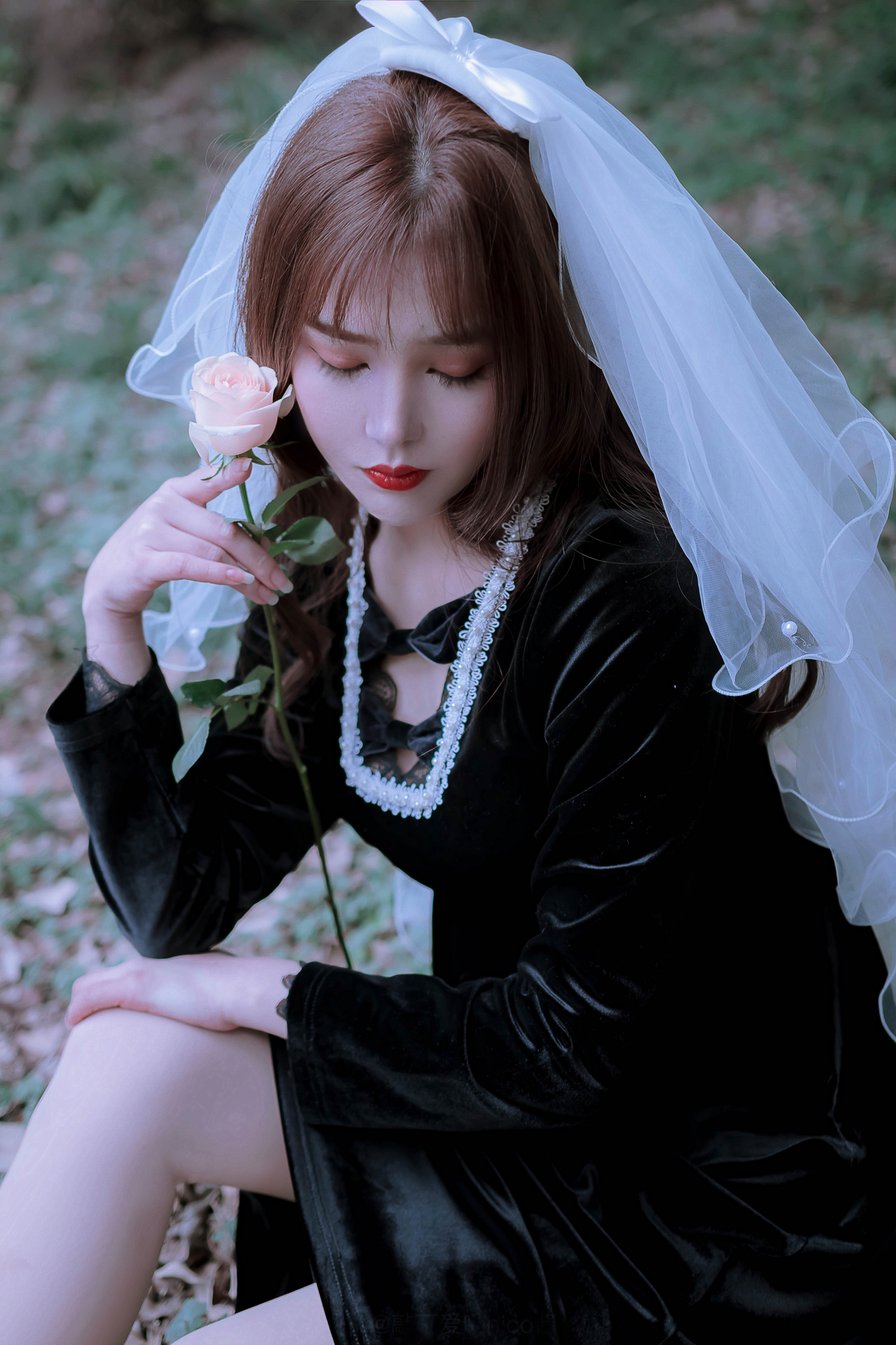 复古写真 披婚纱的少女